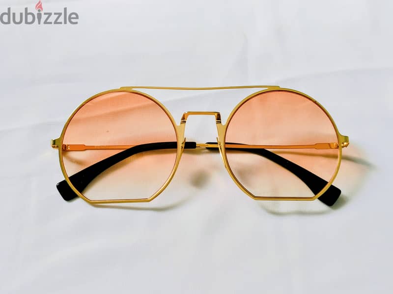 Finding sunglasses original Italy 1