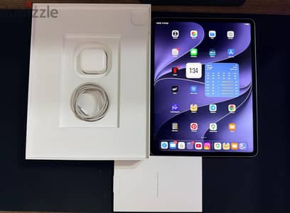 Ipad pro 12.9 (6th Generation) 256GB + Magic Keboard
