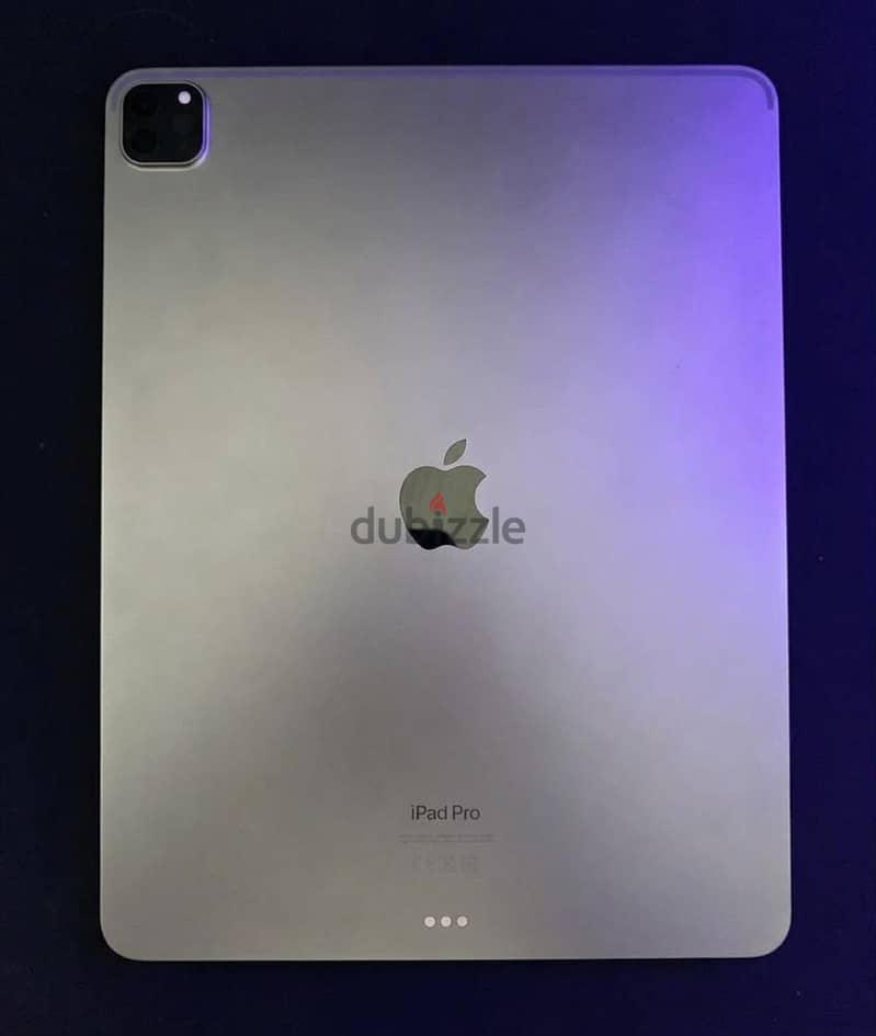 Ipad pro 12.9 (6th Generation) 256GB + Magic Keboard + Ipad pencil 1