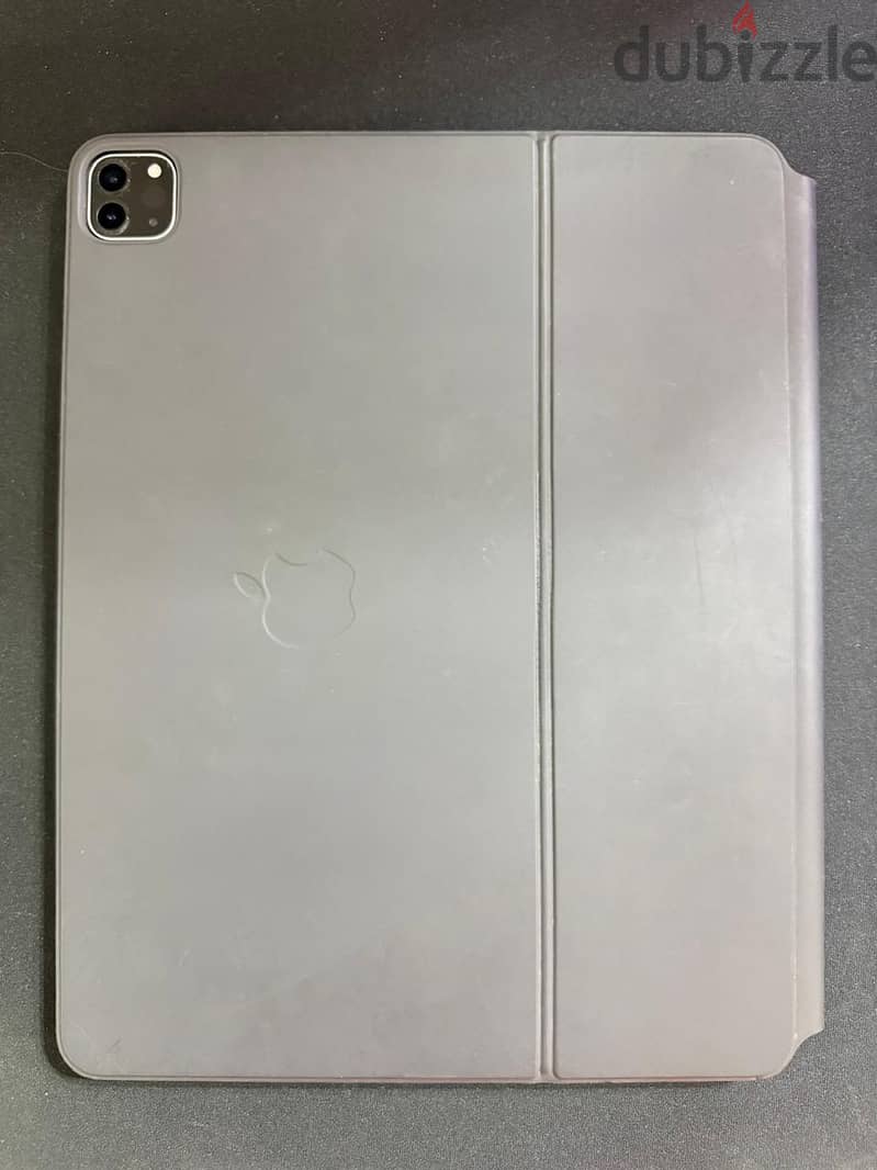 Ipad pro 12.9 (6th Generation) 256GB + Magic Keboard + Ipad pencil 5