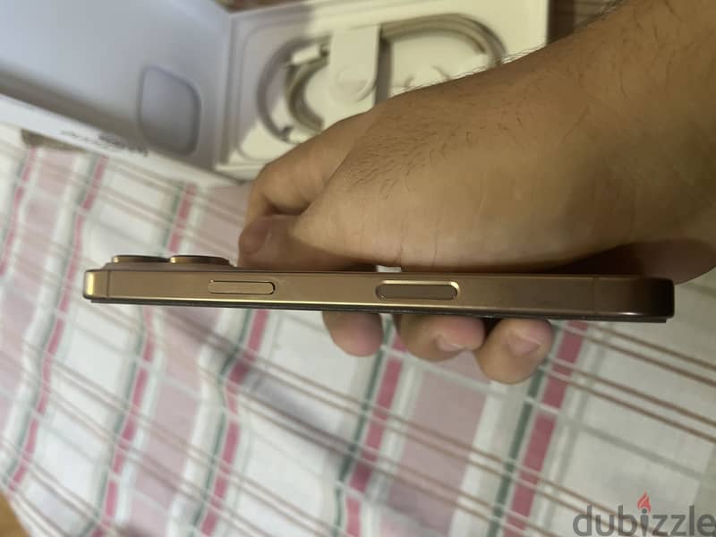 Apple - iPhone 16 Pro 6