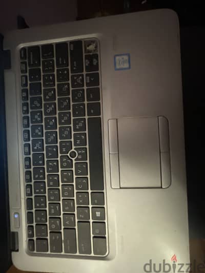 Hp laptop with it cable but it is 477 gb storage