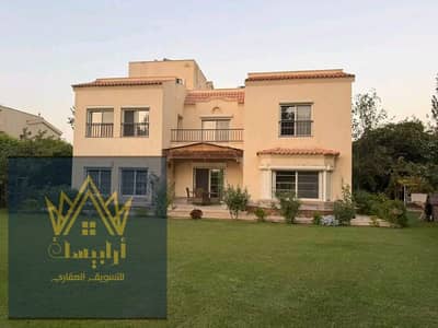 فيلا مستقلة فاخرة (نموذج U) للبيع في VG1 – مدينتي | فيو جولف وبحيرات وبحمام سباحة