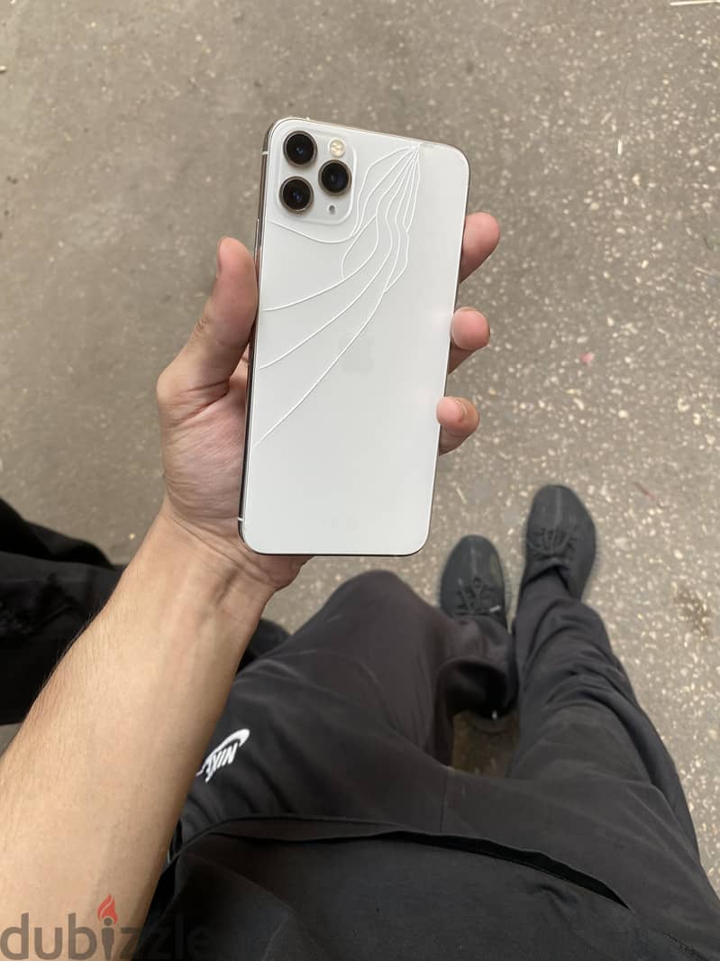 Apple - iPhone 11 Pro Max 2
