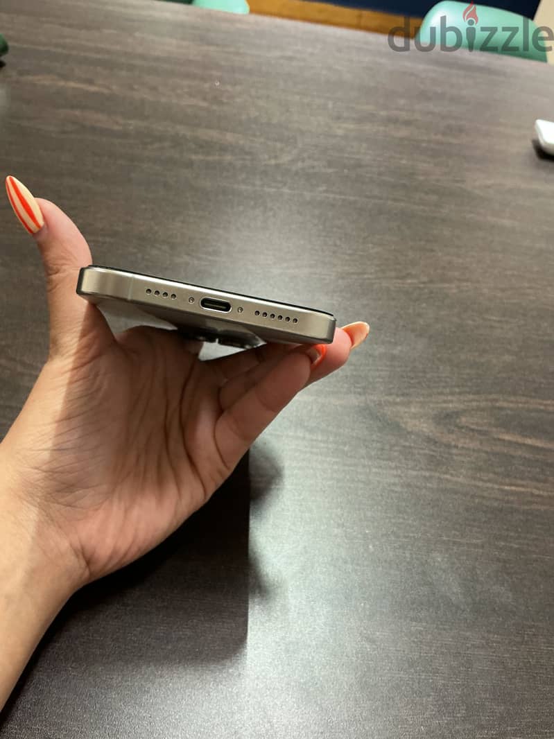Apple - iPhone 16 Pro Max 4