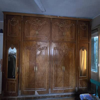 دولاب بلاكار  بحالة جيدة