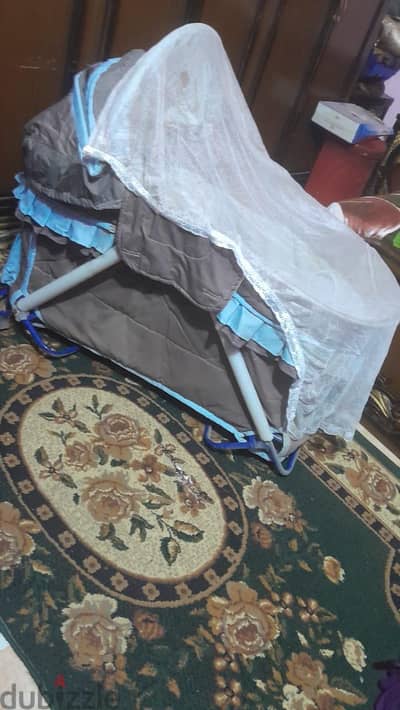سرير اطفال