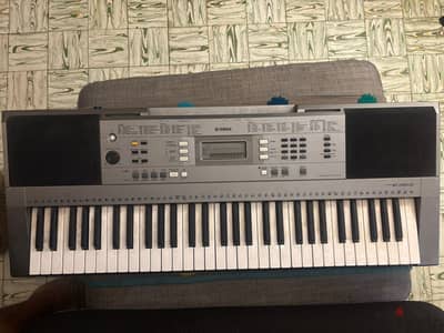 Yamaha keyboard e353