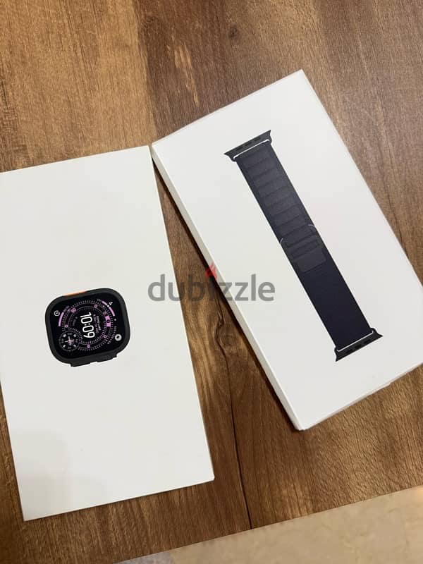 Apple Watch Ultra 3 – Black Titanium with Black Alpine Loop (49mm) 4