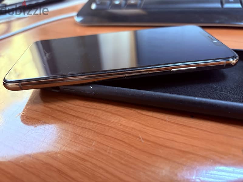 Apple - iPhone XS Max 2