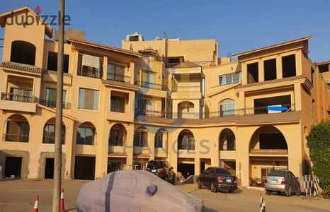 Apartment for Sale in West Golf – Prime Location with an Open View of a Spacious Garden