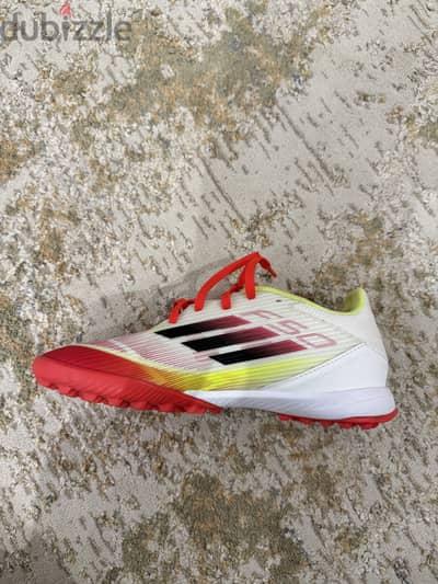 F50 TERTAN RED AND WHITE SOCCER BOOTS