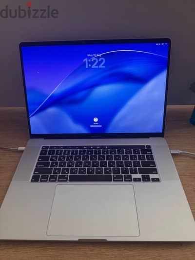 MacBook pro 2019 16inch with magic mouse 2