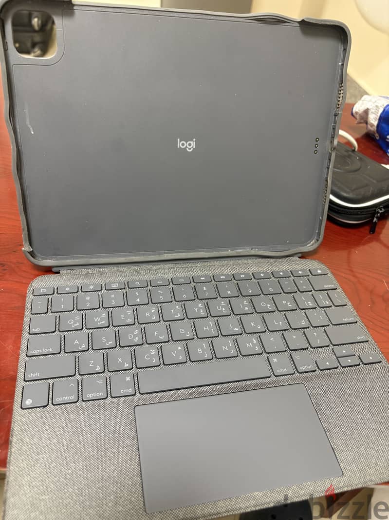 Logitech combo touch ipad 1