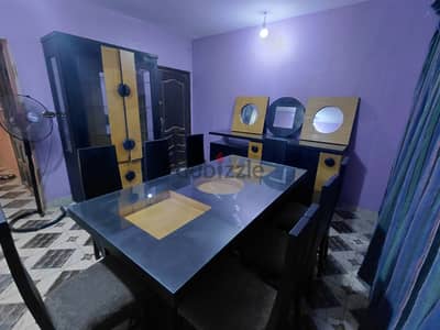 سفرة كاملة ٨ كراسي + بوفيه + نيش – زان وكونتر – استعمال خفيف – حلوان