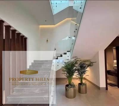 A stunning 255 sq m standalone villa is for sale, ready for immediate occupancy in a prestigious Mountain View compound. Enjoy flexible payment plans up to 7 years.