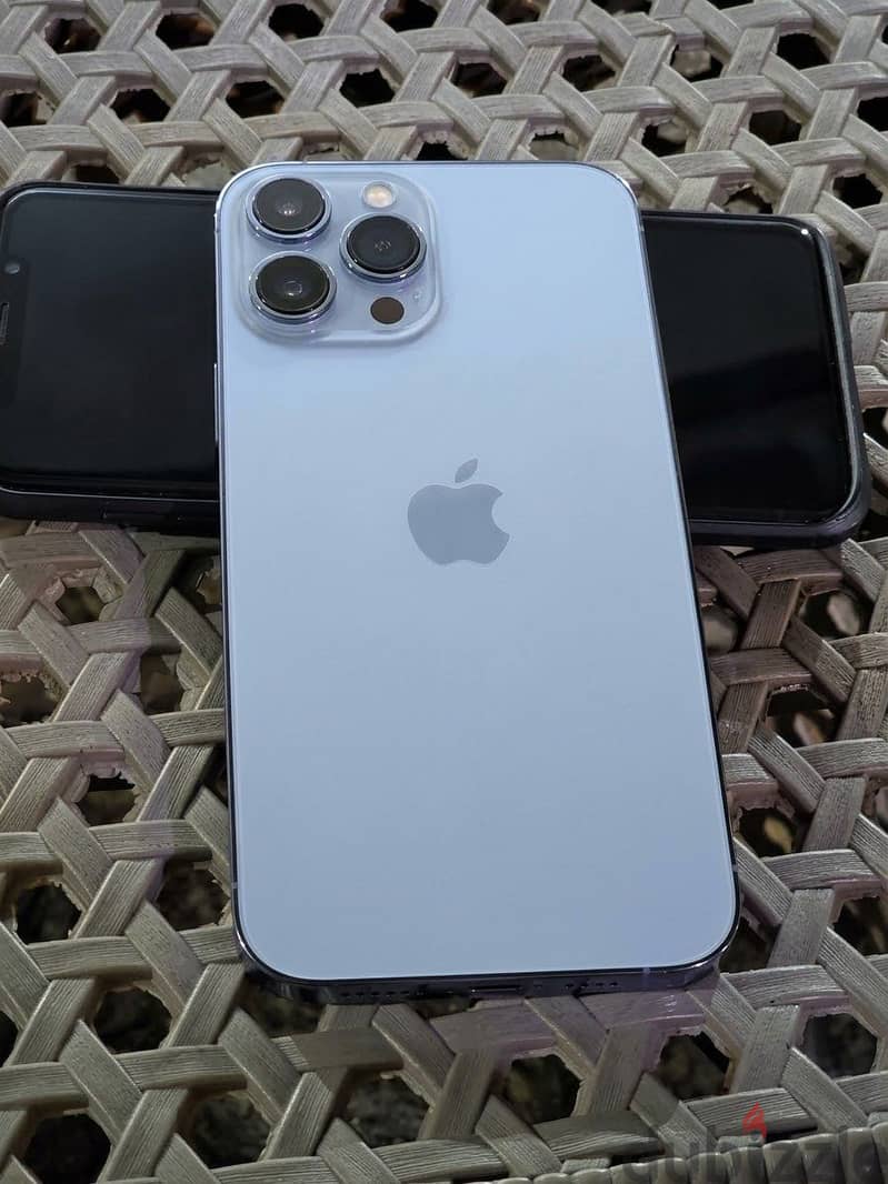 Apple - iPhone 13 Pro Max 1