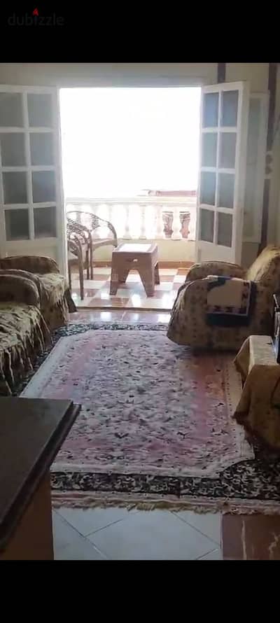 شقة مفروشة للايجار الشتوي اسره أو شركة 2 نوم ريسبشن قطعتين مطبخ حمام الدور الخامس علوي يوجد جميع المرافق مياه وكهرباء واسانسير بالإسكندرية العجمي الكيلو21 بشاطئ النخيل بموقع متميز جدا