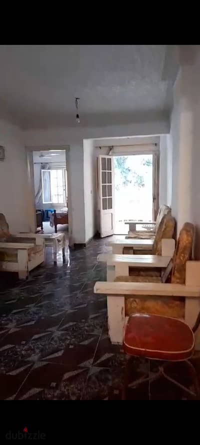 شقة مفروشة للايجار السنوي اسره أو عريس أو طالبه أو شركة 2 نوم ريسبشن قطعتين مطبخ حمام الدور الاول علوي يوجد جميع المرافق مياه وكهرباء بالإسكندرية العجمي الكيلو21 بشاطئ النخيل بجوار فتح الله ماركت بموقع متميز جدا