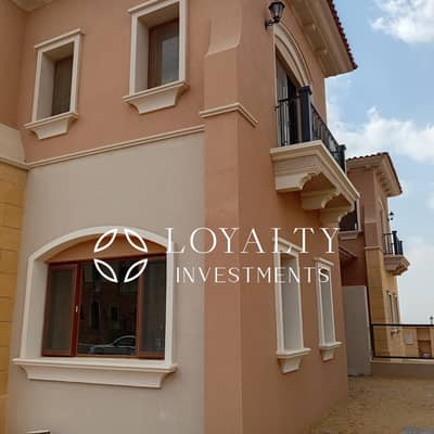 A great opportunity to own a spacious Ready-to-Move Quattro with a practical family-friendly layout in a prime location.
