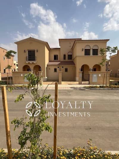 A great opportunity to own a spacious Ready-to-Move Quattro with a practical family-friendly layout in a prime location.