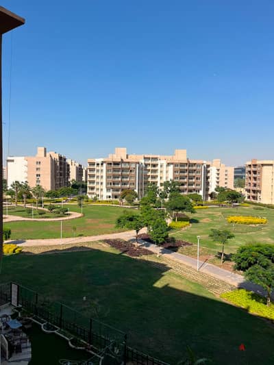 Apartment 170 sqm, third floor next to services and the mosque in the compound of Wasal Al-Shorouk opposite Madinaty and in front of Bue