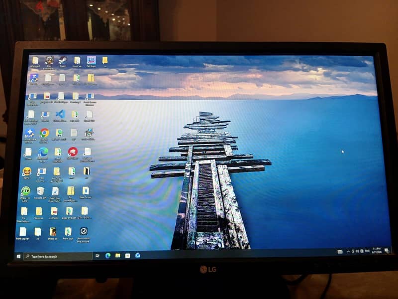 Computer Desktop 1