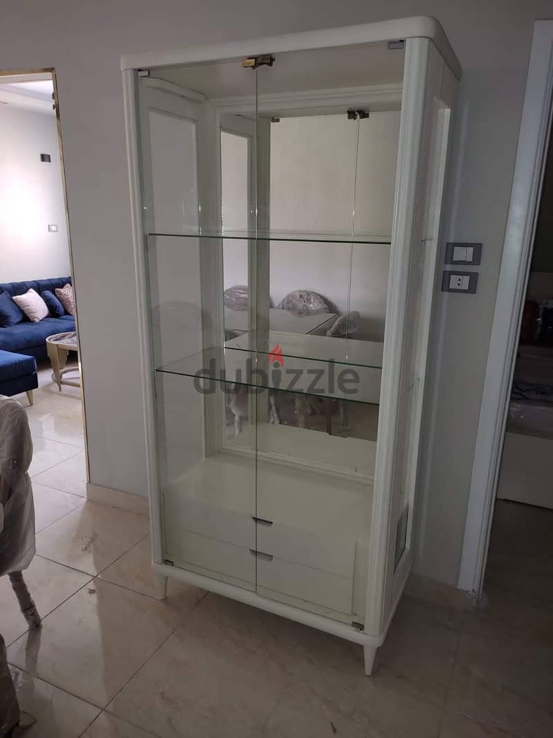 نيش . 1