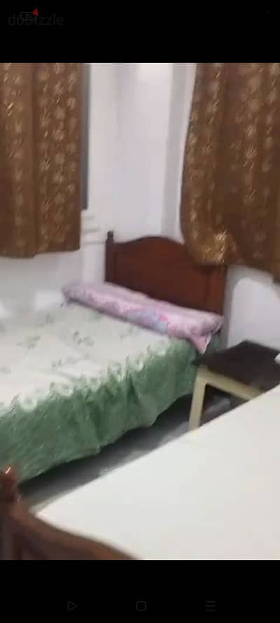 شقة مفروشة للايجار السنوي اسره أو شركة 2 نوم ريسبشن مطبخ حمام الدور التالت علوي يوجد جميع المرافق مياه وكهرباء بالإسكندرية العجمي الكيلو21 بشاطئ النخيل بموقع متميز جدا