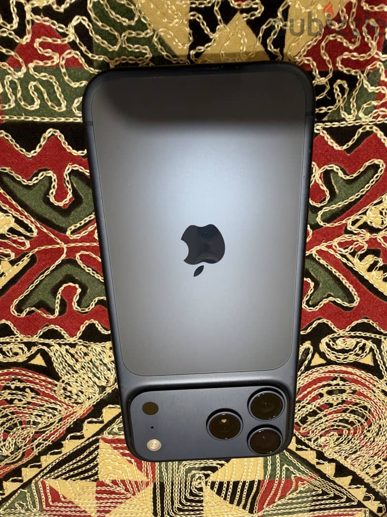 Apple - iPhone 17 Pro Max 4