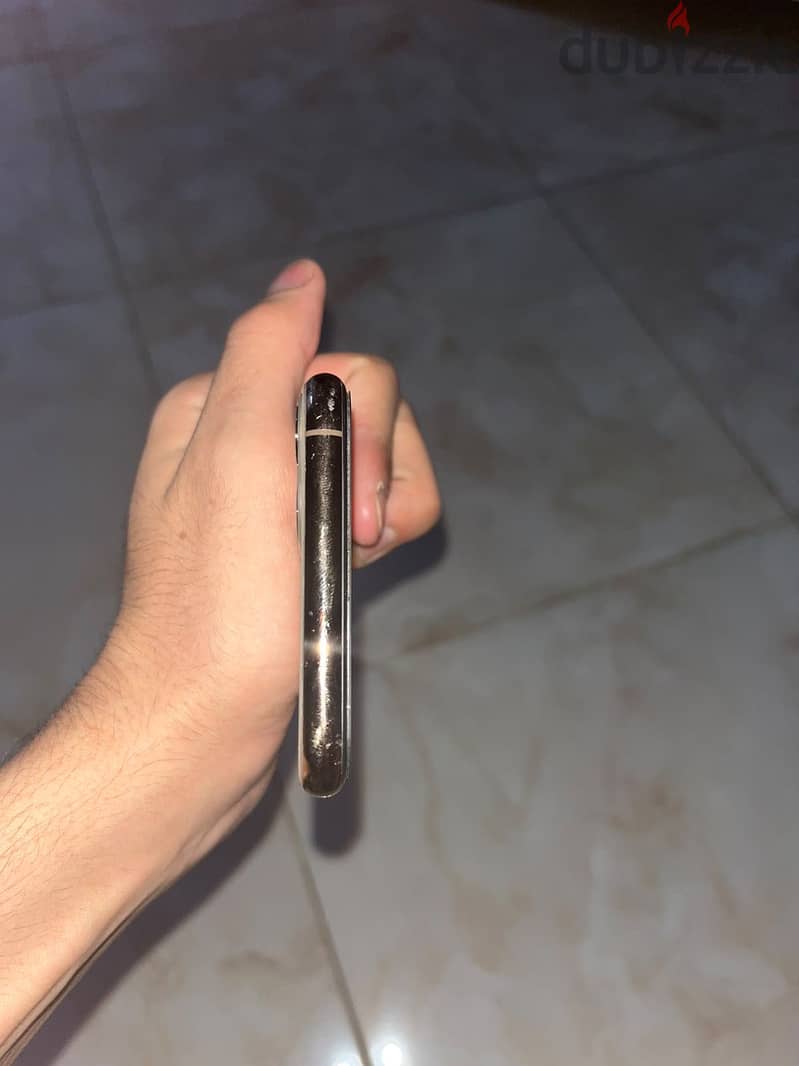 Apple - iPhone 11 Pro Max 2