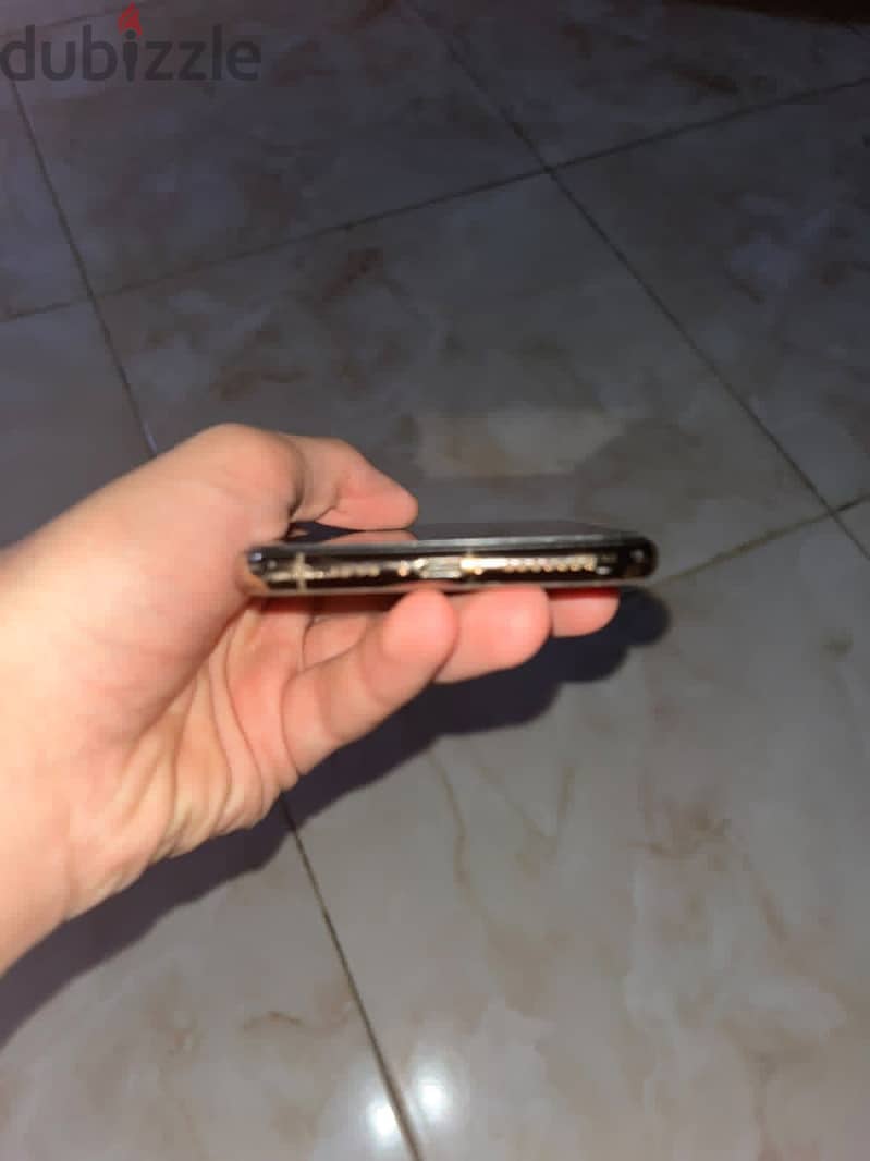 Apple - iPhone 11 Pro Max 3