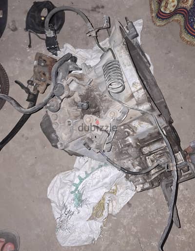قطع غيار سيارات