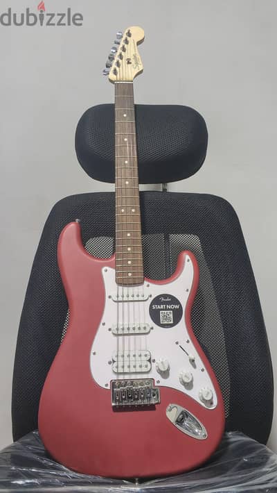 جيتار Squier Stratocaster + امبلفاير Fender Frontman 10G