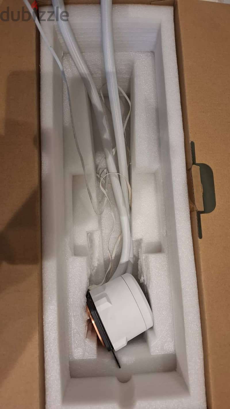 DeepCool LM360 WH 360mm AIO Liquid Cooler with LCD – White 3