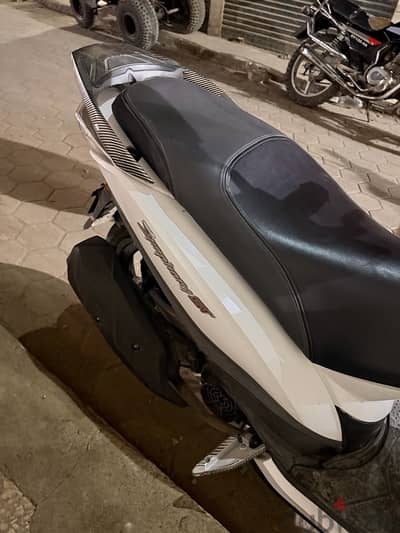 اسكوتر sym st 200 cc حاله ممتازه