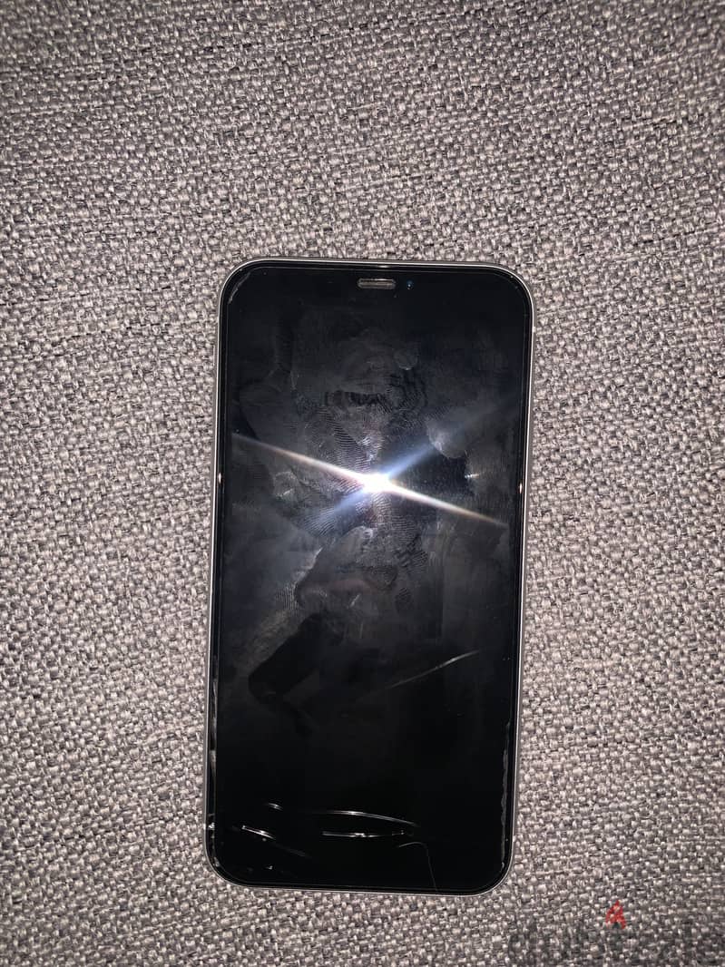 Apple - iPhone XR 1