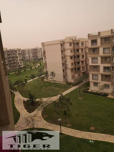 103m Apartment with special finishing overlooking the garden