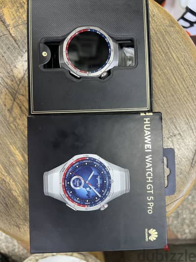 Huawei Watch GT5 Pro Titanium كالجديدة