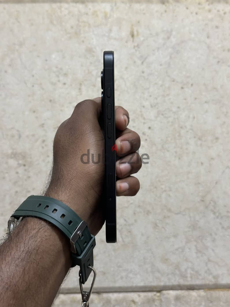 iPhone 16 Battery 100% 256G Black 4