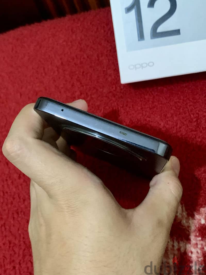 OPPO Reno12 F 4