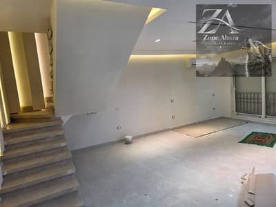 Penthouse for rent, first occupancy, ultra-super-lux, Stone Residence Compound, Katameya, Cairo. 4 rooms with kitchen and air conditioning.