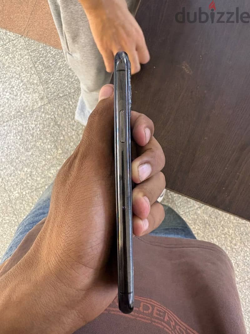 Apple - iPhone 11 Pro 6