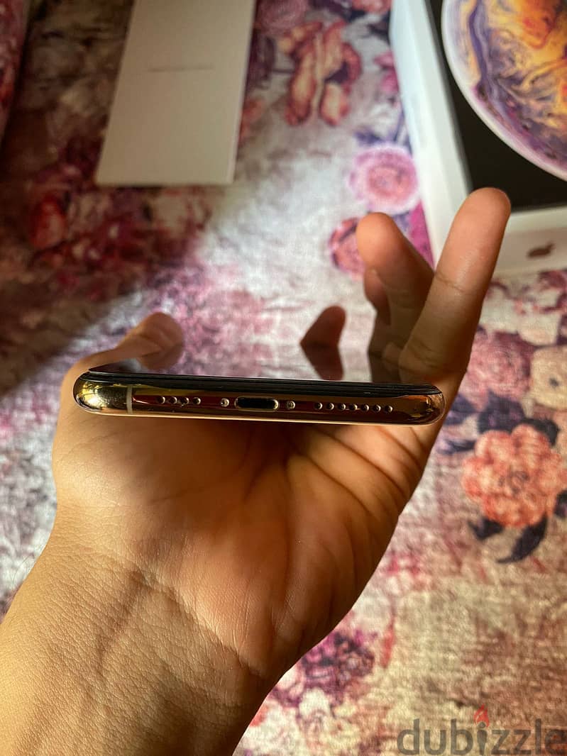 Apple - iPhone XS Max 3