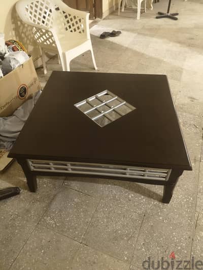 ترابيزة انترية Sofa table بحاله ممتازه