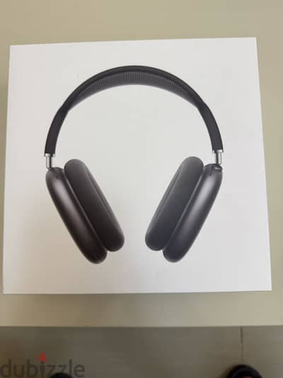 للبيع سماعة Airpods Max الجيل الاول بحالة ممتازة