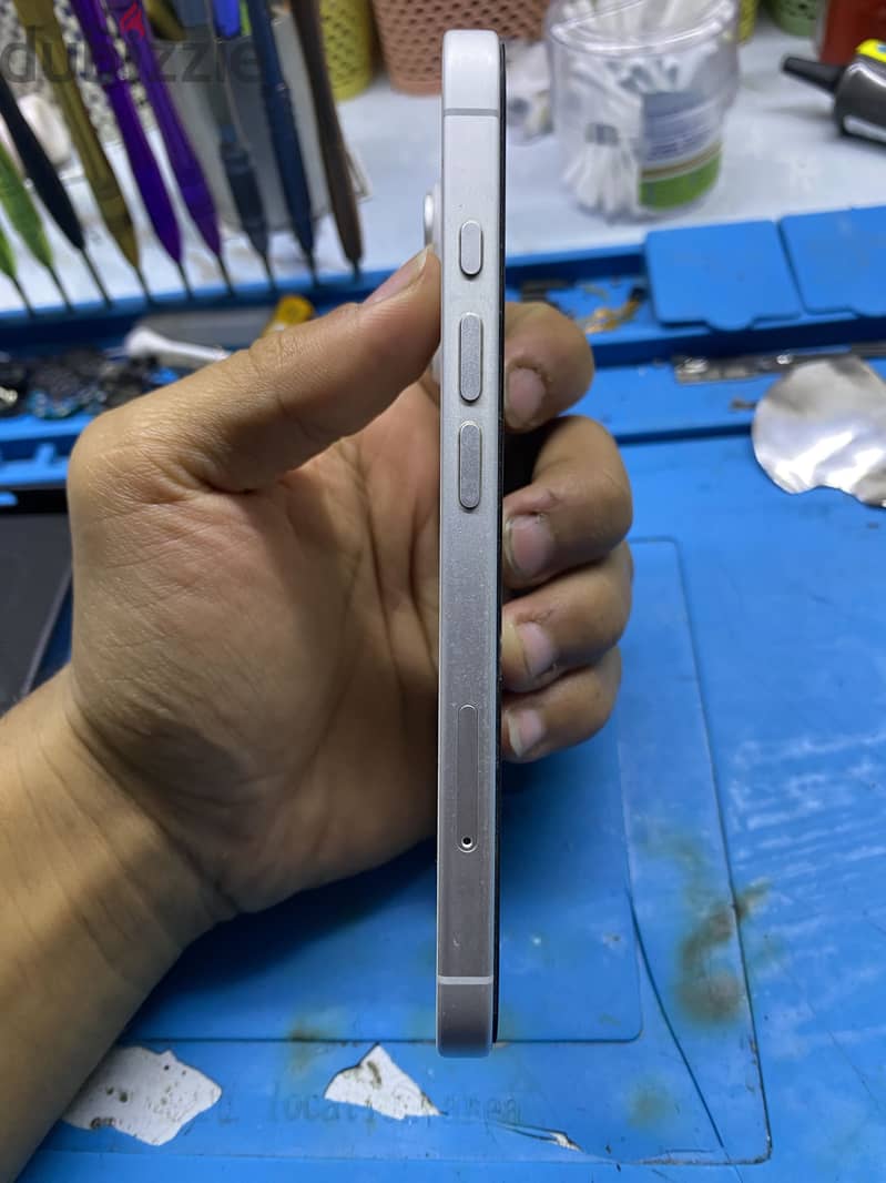 Apple - iPhone 16 / 91% /مدفوع الضريبه 5