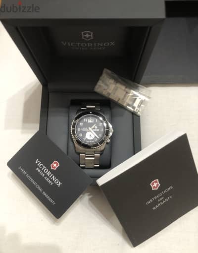 Victorinox 241441 big date daul time from USA, size 42mm.
