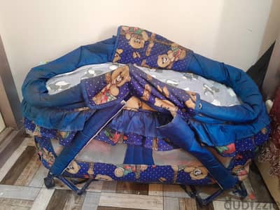 سرير اطفال
