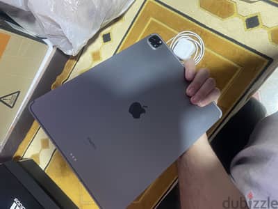 iPad pro 12.9 (M2 chip)
